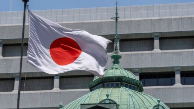 Hawkish hold from BOJ sets central bank stage