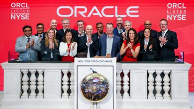 Oracle pops 11%, leading bounce back rally in software stocks