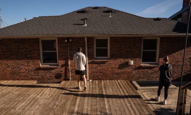 Homebuyer mortgage demand drops annually for first time in over a year