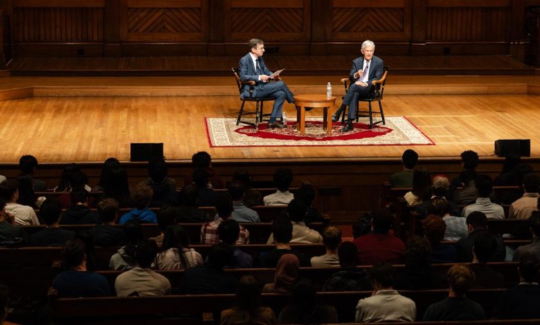 The bond market is helping resolve the Fed’s interest rate dilemma