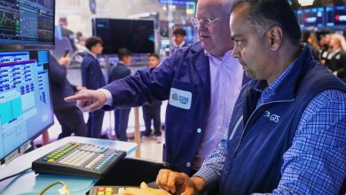 US stocks are mixed as record-breaking rally slows, oil prices rise