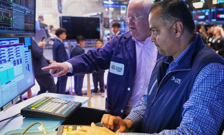 US stocks are mixed as record-breaking rally slows, oil prices rise