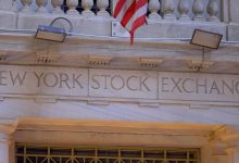 Stocks Settle Mixed Ahead of Megacap Tech Earnings