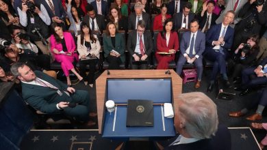 Trump renews threats ahead of Iran deadline