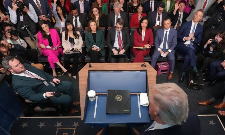 Trump renews threats ahead of Iran deadline