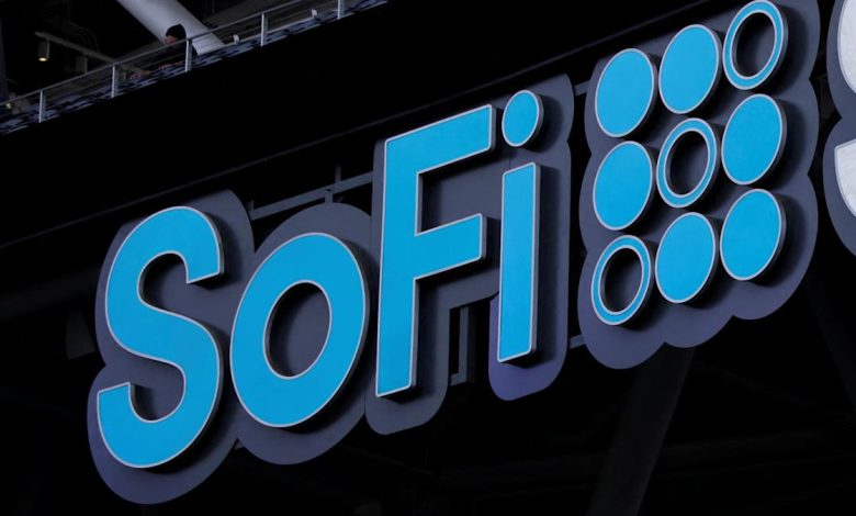 SoFi stock falls after mixed earnings report