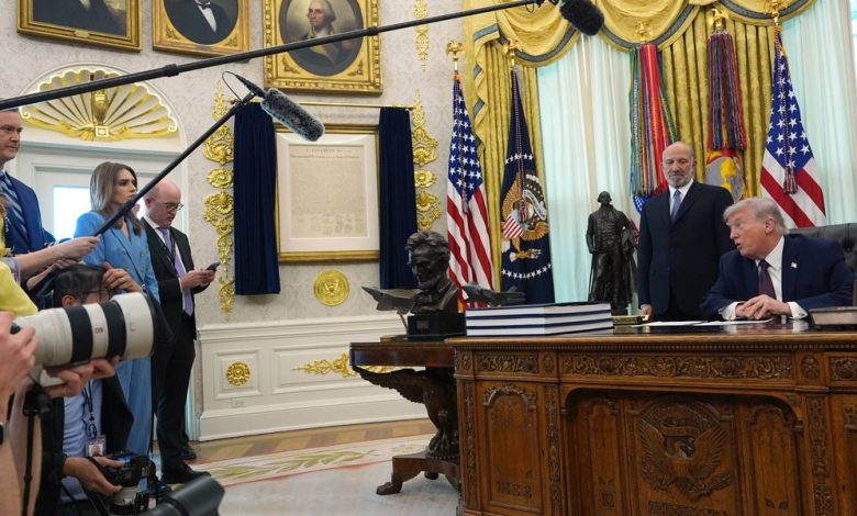 Trump plans to attend Wednesday’s Supreme Court hearing on his bid to limit birthright citizenship