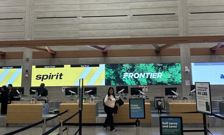 Frontier Airlines forecasts revenue boost from Spirit collapse
