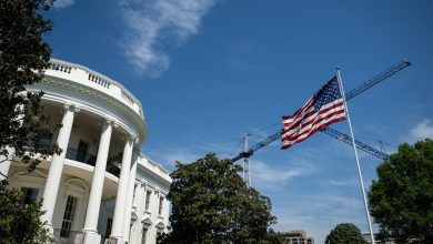 Suspect dead after opening fire near White House security checkpoint