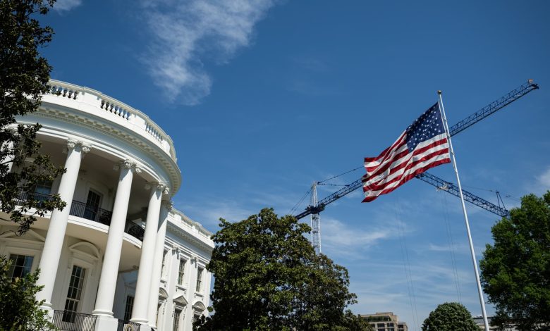 Suspect dead after opening fire near White House security checkpoint Suspect dead after opening fire near White House security checkpoint