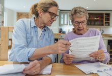 When to help an aging parent with finances, and how to do it
