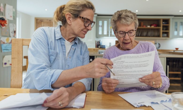 When to help an aging parent with finances, and how to do it When to help an aging parent with finances, and how to do it