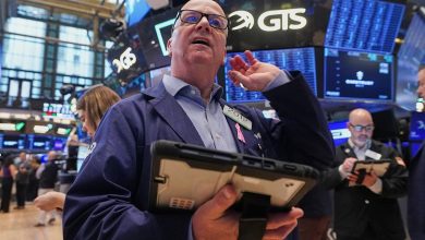 Stock markets worldwide drop from records as worries about oil prices rattle the bond market