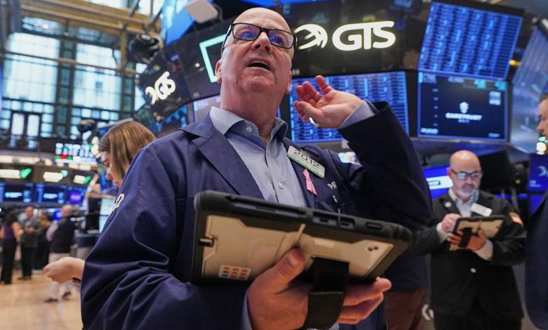 Stock markets worldwide drop from records as worries about oil prices rattle the bond market Stock markets worldwide drop from records as worries about oil prices rattle the bond market