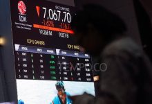 JCI Weakens as Mining Stocks Come Under Pressure