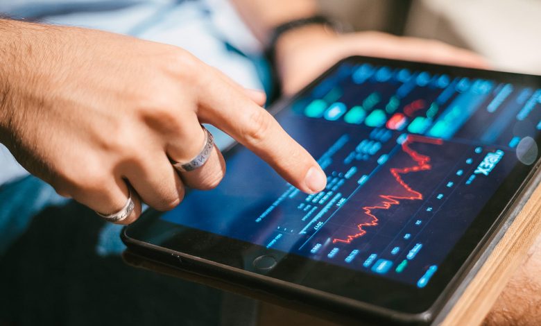 SEC delays prediction market ETF decisions while seeking public input on event contract funds