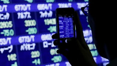 Oil Surges, Stock Futures Dip Amid Renewed US-Iran Tensions