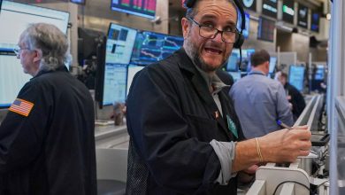 US stocks rally after pressure eases from the bond market and oil prices fall US stocks rally after pressure eases from the bond market and oil prices fall