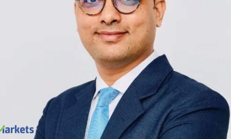 Oil near 0, gold plateaus, AI fuels a global capex boom: Hitesh Jain on what investors need to know