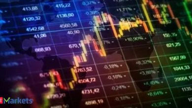 Global Market Today: Asian stocks climb to record on tech, oil drops