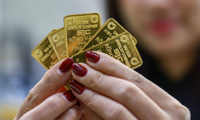 Gold prices drop – VnExpress International