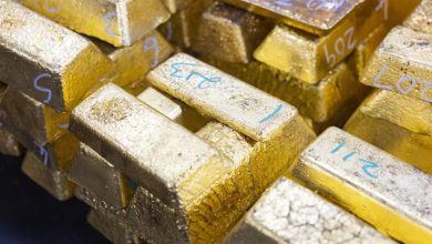 Gold Holds Decline as Hormuz Quagmire Keeps Inflation Fear High