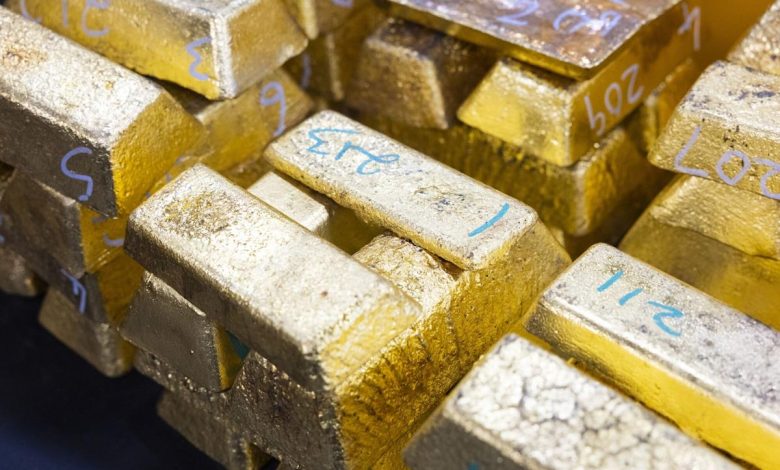 Gold Holds Decline as Hormuz Quagmire Keeps Inflation Fear High Gold Holds Decline as Hormuz Quagmire Keeps Inflation Fear High