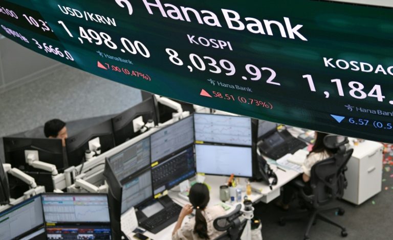 Oil falls, stocks waver as investors eye US-Iran talks