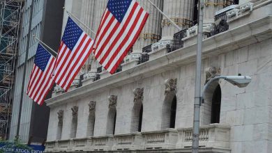 Stocks Settle Mixed on Tech Weakness and Inflation Pressures