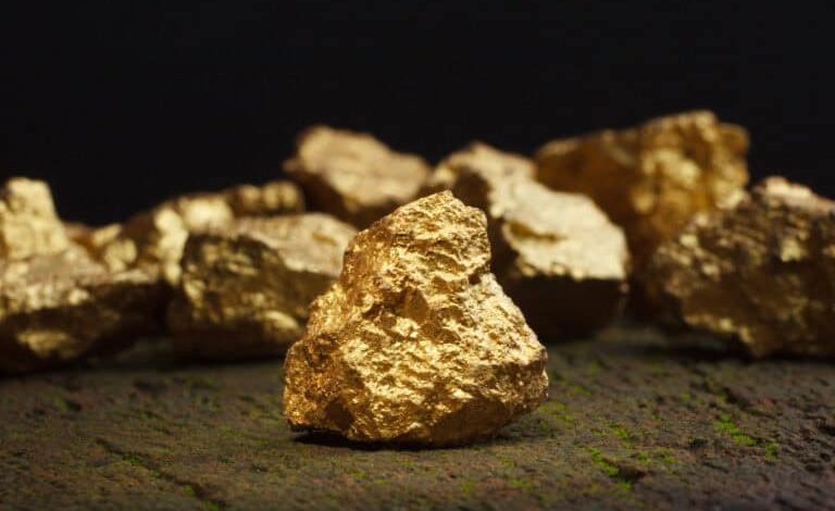 1 Gold and Silver Mining Stock to Buy in May