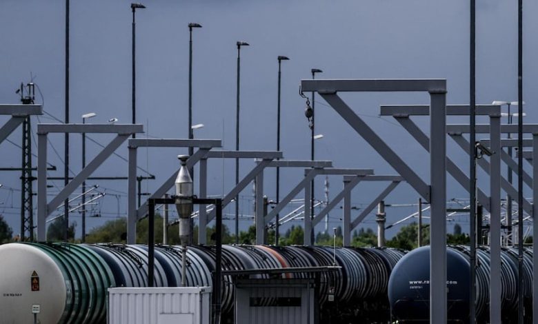 Oil, global stocks at lowest since 2016: risk of new price jump