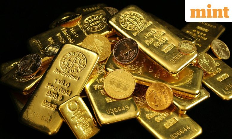 Gold rate today under pressure on soaring crude oil prices, hawkish central banks. Is it the right time to buy gold?