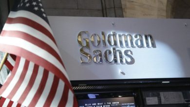 Global Oil Stocks Fall at Fastest Pace in Eight Years: Goldman Sachs