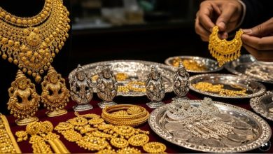 MCX silver falls over 0.8%, gold trades cautiously amid global volatility MCX silver falls over 0.8%, gold trades cautiously amid global volatility