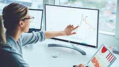 Nvidia vs Sandisk: Which Soaring Tech Stock Is the Better Buy Today?