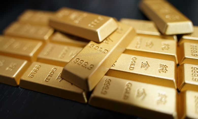 Gold climbs over 1% as oil drops on US-Iran interim deal Gold climbs over 1% as oil drops on US-Iran interim deal