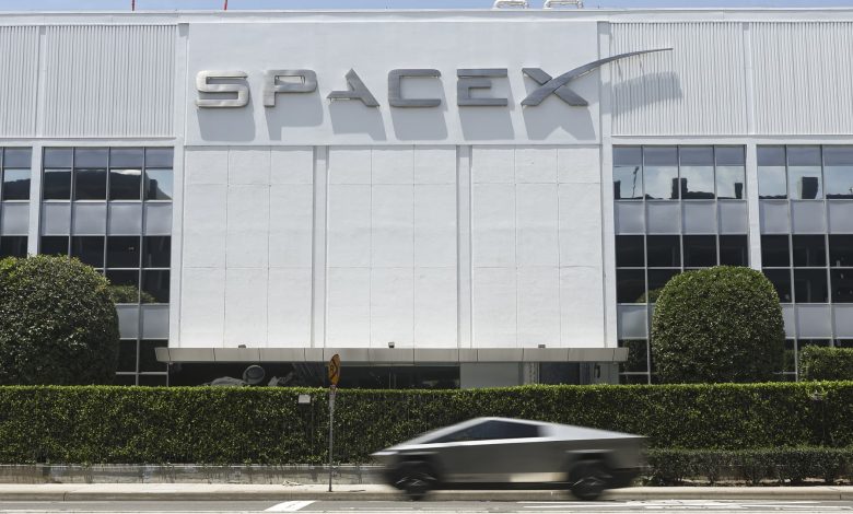 Jim Cramer warns SpaceX could soar to unsustainable levels after its debut Jim Cramer warns SpaceX could soar to unsustainable levels after its debut