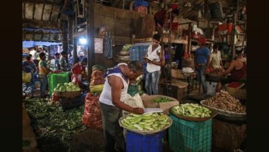 Gold Prices Fall Amid West Asia Tensions & Inflation Fears: Rediff Moneynews Gold Prices Fall Amid West Asia Tensions & Inflation Fears: Rediff Moneynews