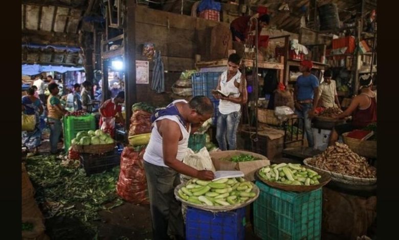 Gold Prices Fall Amid West Asia Tensions & Inflation Fears: Rediff Moneynews Gold Prices Fall Amid West Asia Tensions & Inflation Fears: Rediff Moneynews