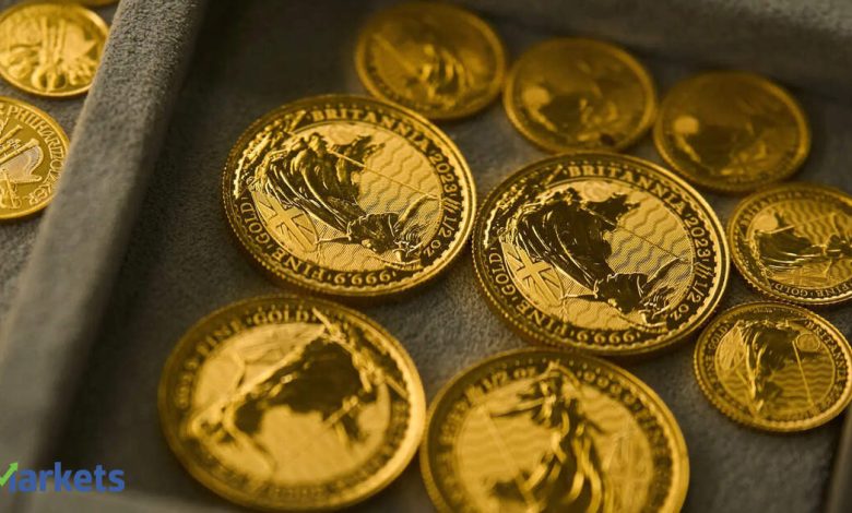 Gold extends losses on US interest rate-hike fears