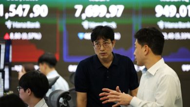 Global Tech Stocks Plunge as Rate Hike Fears Rise