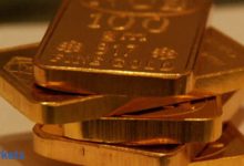 Gold set for fourth monthly fall on bets of Fed rate hikes