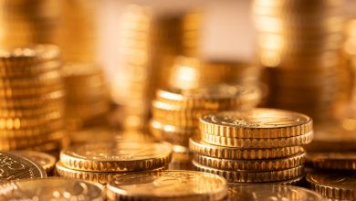 Gold tumbles below ,000 over worries of Fed rate hikes