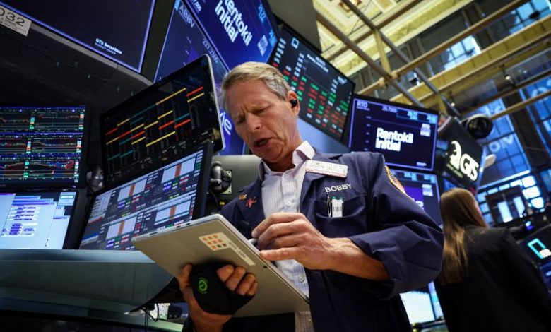 Wall St futures tick up as chips extend gains Wall St futures tick up as chips extend gains