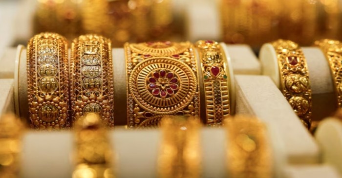 New Age | Gold prices drops in Bangladesh market, rate falls to Tk 229,373 per bhori New Age | Gold prices drops in Bangladesh market, rate falls to Tk 229,373 per bhori