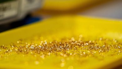 Gold Edges Higher as Traders Weigh Confusion Over US-Iran Talks