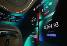 Asian shares are mixed as tech stocks in Japan and South Korea extend losses