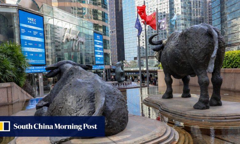 Hong Kong stocks struggle as mainland China markets ride AI wave Hong Kong stocks struggle as mainland China markets ride AI wave