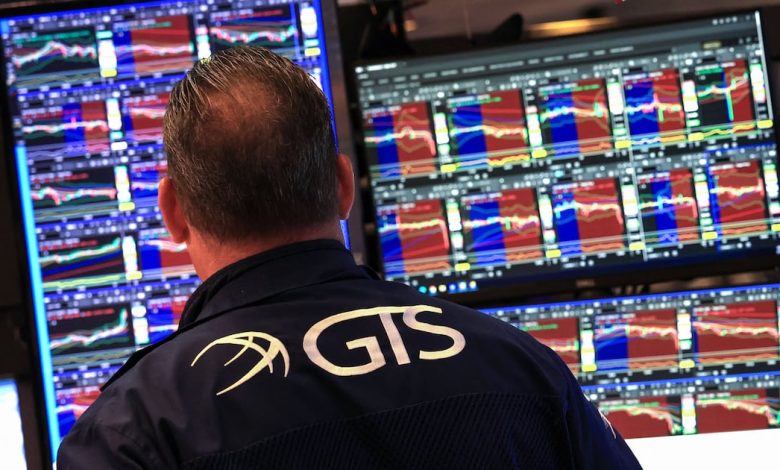 Nasdaq 100 slides 4.8% as traders dump tech stocks Nasdaq 100 slides 4.8% as traders dump tech stocks