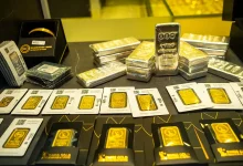 Gold clings to ,000 lifeline after sharp sell-off amid US Fed uncertainty